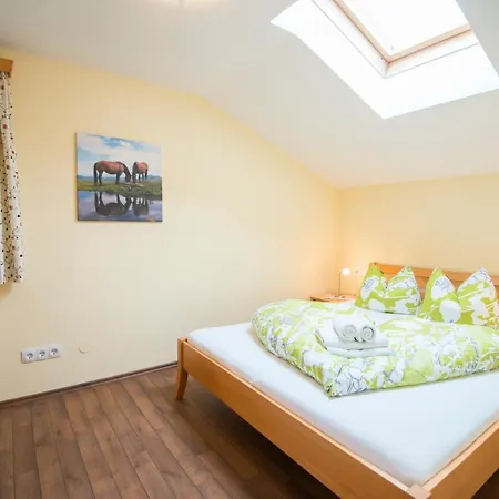 Biohof Maurachgut Farm stay *